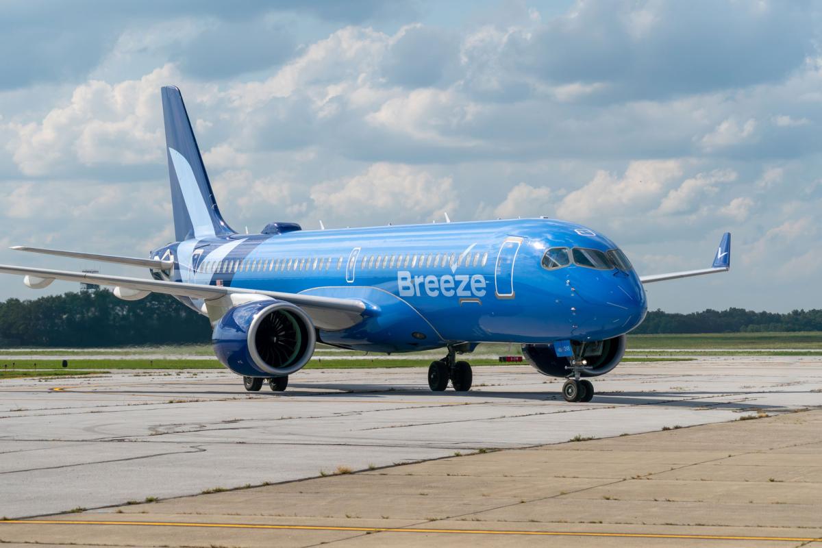 Breeze Plane at CAK